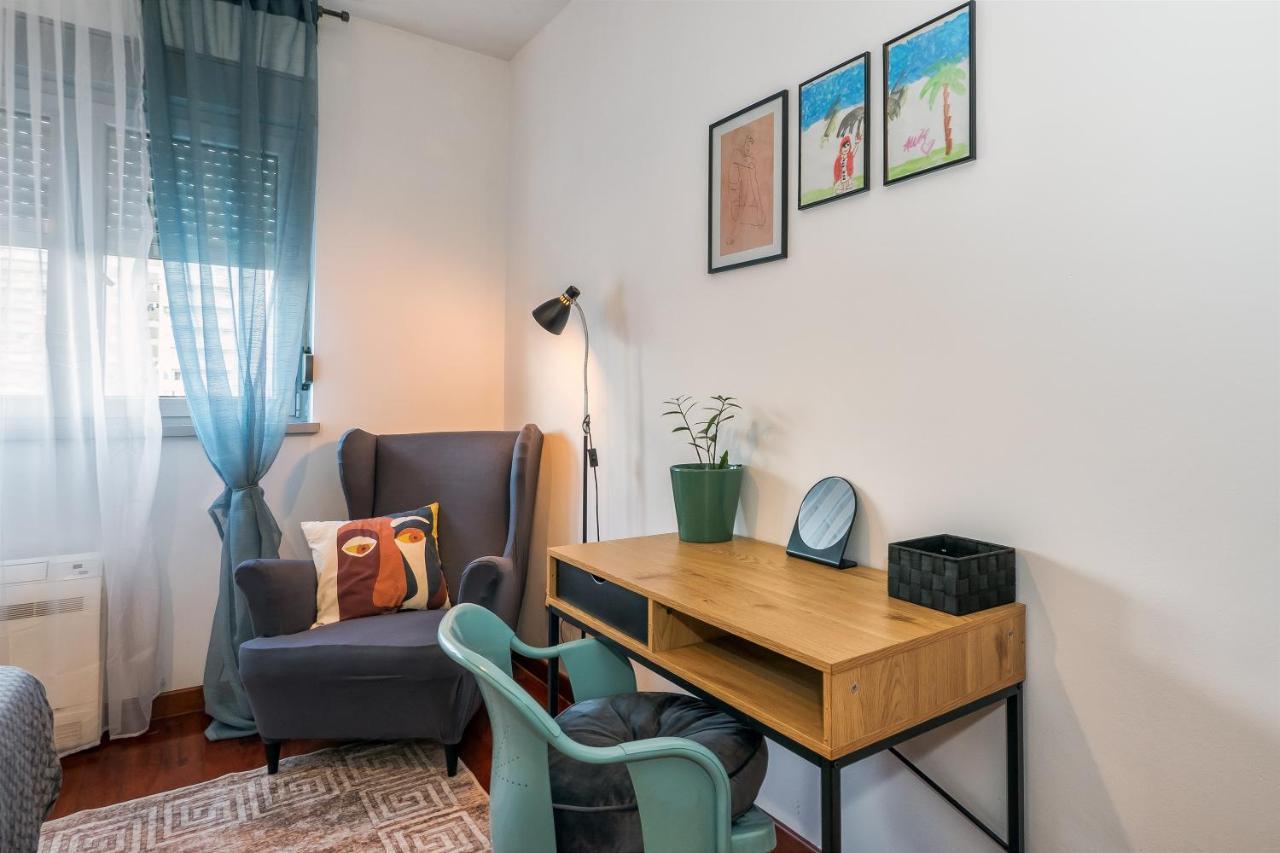 Airy 2-Br Apt W/ Open Layout & Modern Design Apartment สปลิท ภายนอก รูปภาพ