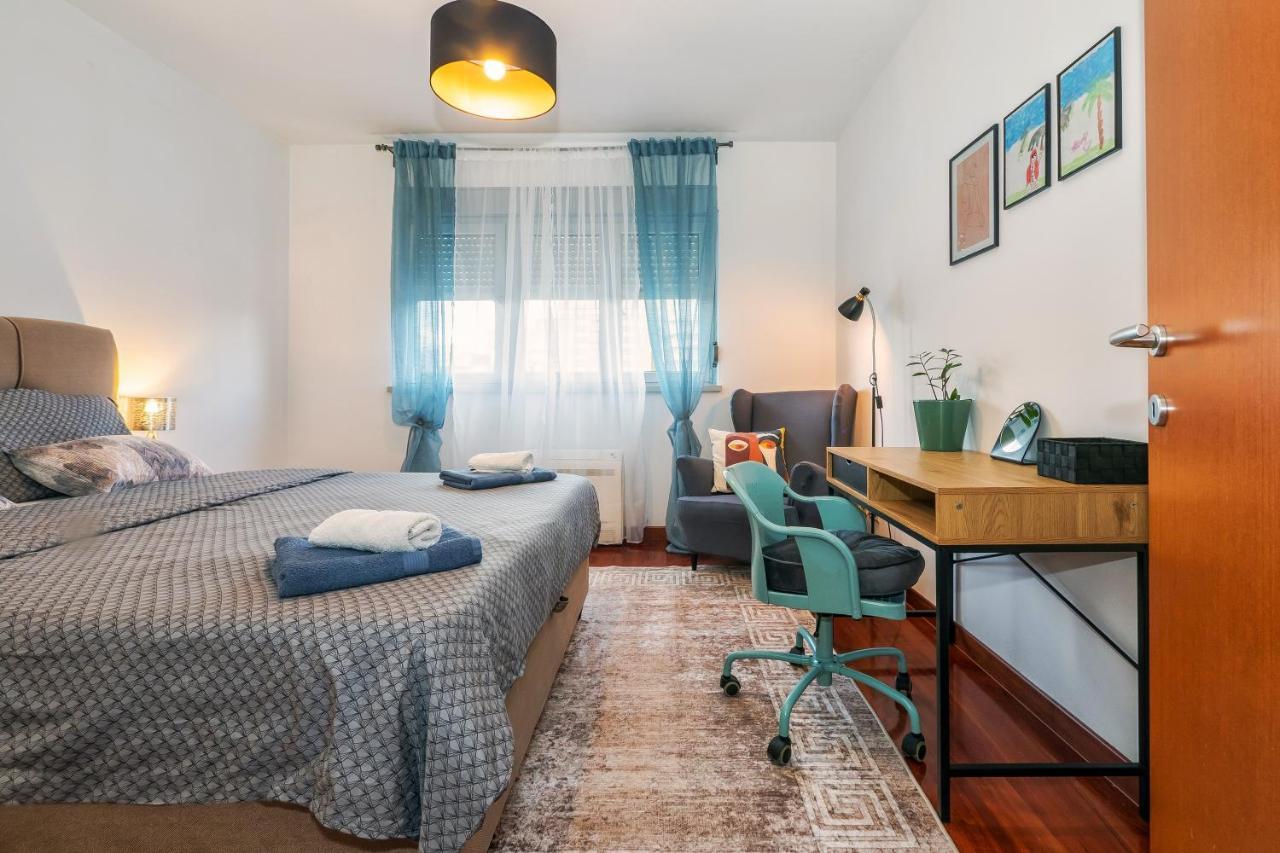 Airy 2-Br Apt W/ Open Layout & Modern Design Apartment สปลิท ภายนอก รูปภาพ
