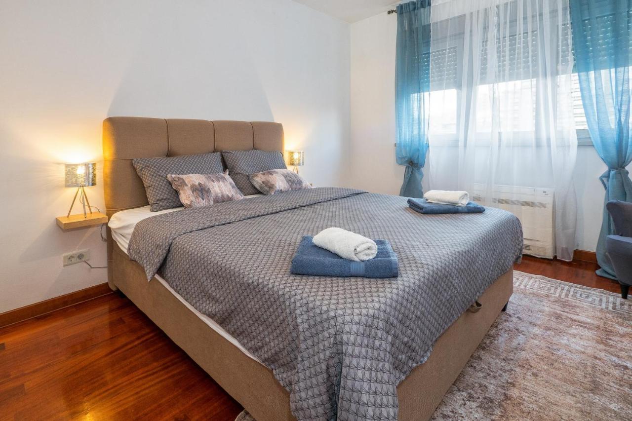 Airy 2-Br Apt W/ Open Layout & Modern Design Apartment สปลิท ภายนอก รูปภาพ