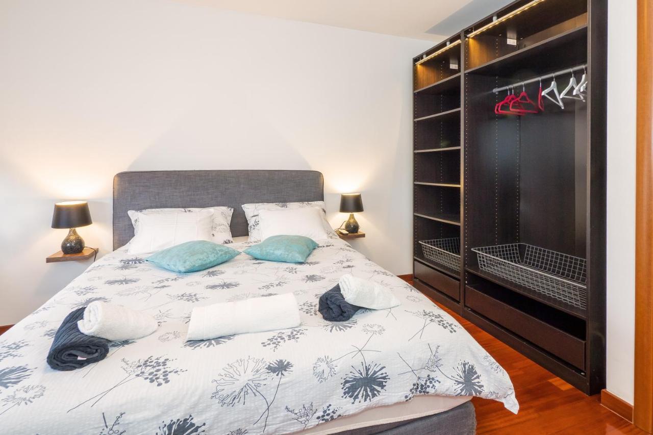 Airy 2-Br Apt W/ Open Layout & Modern Design Apartment สปลิท ภายนอก รูปภาพ